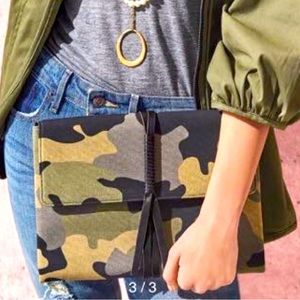 Stella and Dot camo clutch WITH shoulder chain